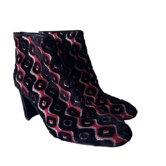 Stuart Weitzman Red Black Velvet Tapestry Ankle Boot Bad Reputation SZ 7.5 - Picture 1 of 10